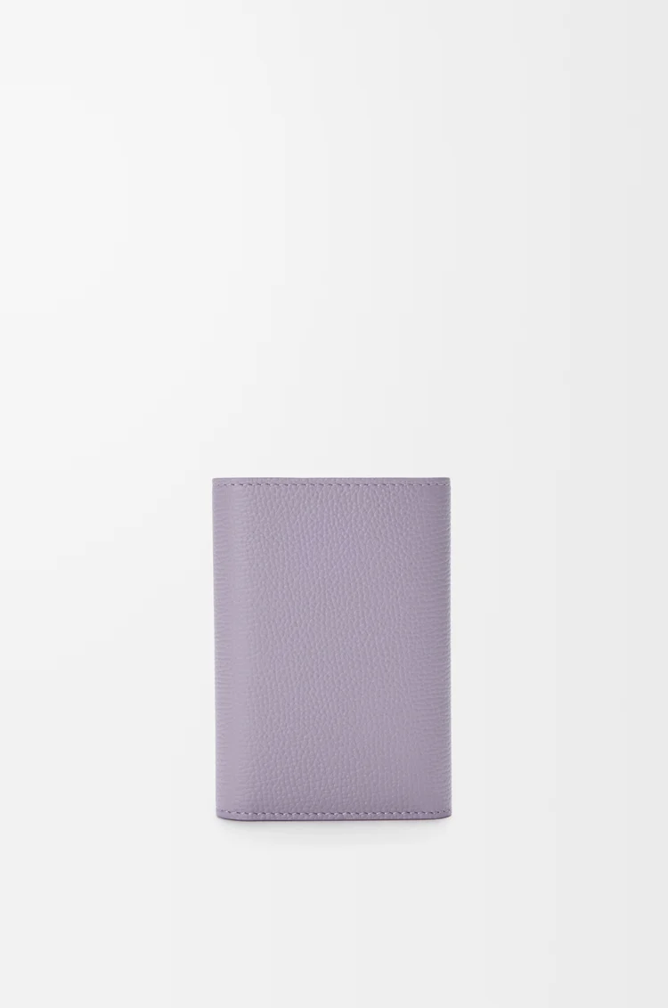 LOEWE Petit portefeuille vertical Anagram en cuir de veau grainé Dirty Mauve
