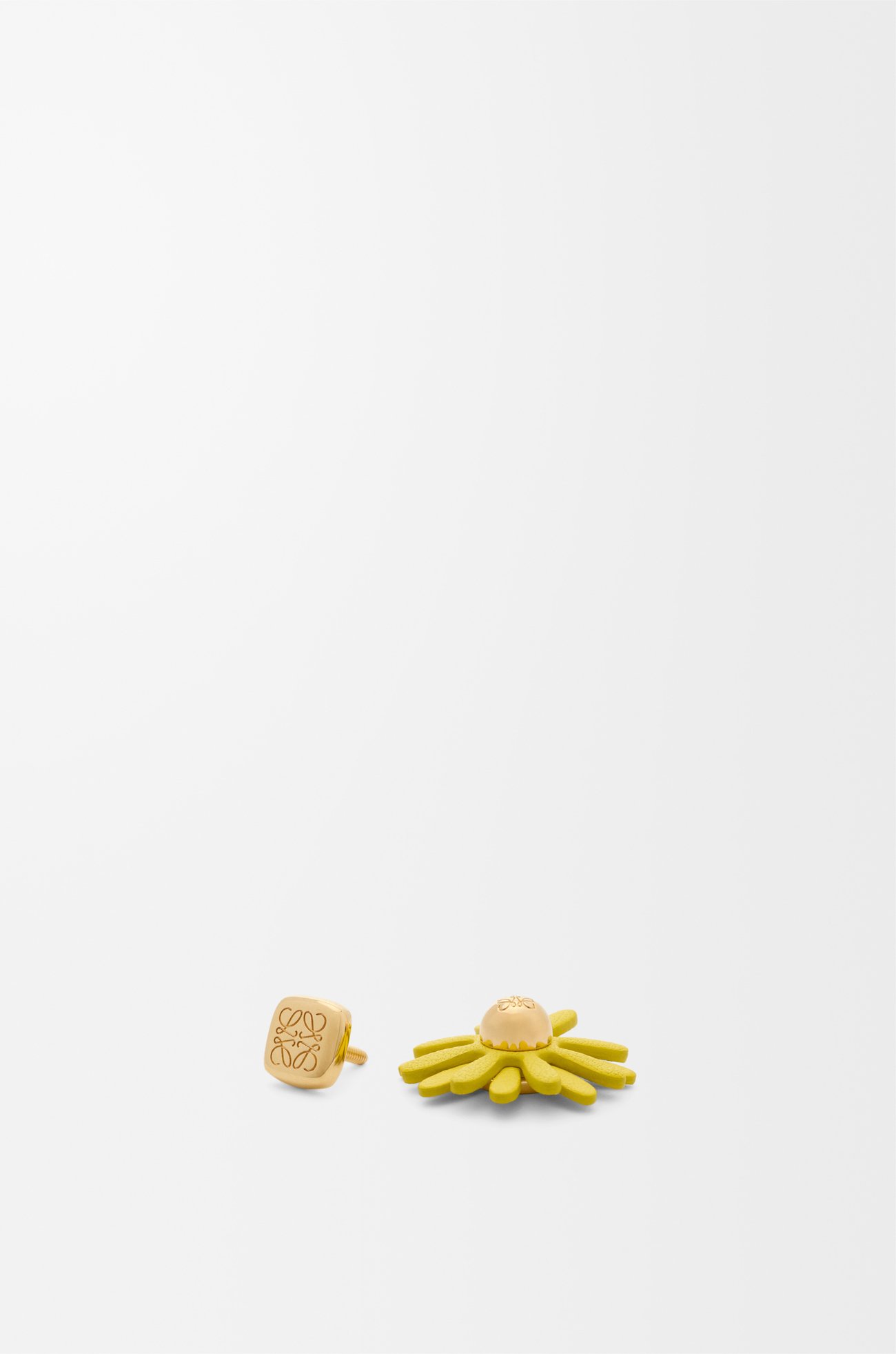 LOEWE Flower pin in calfskin Yellow