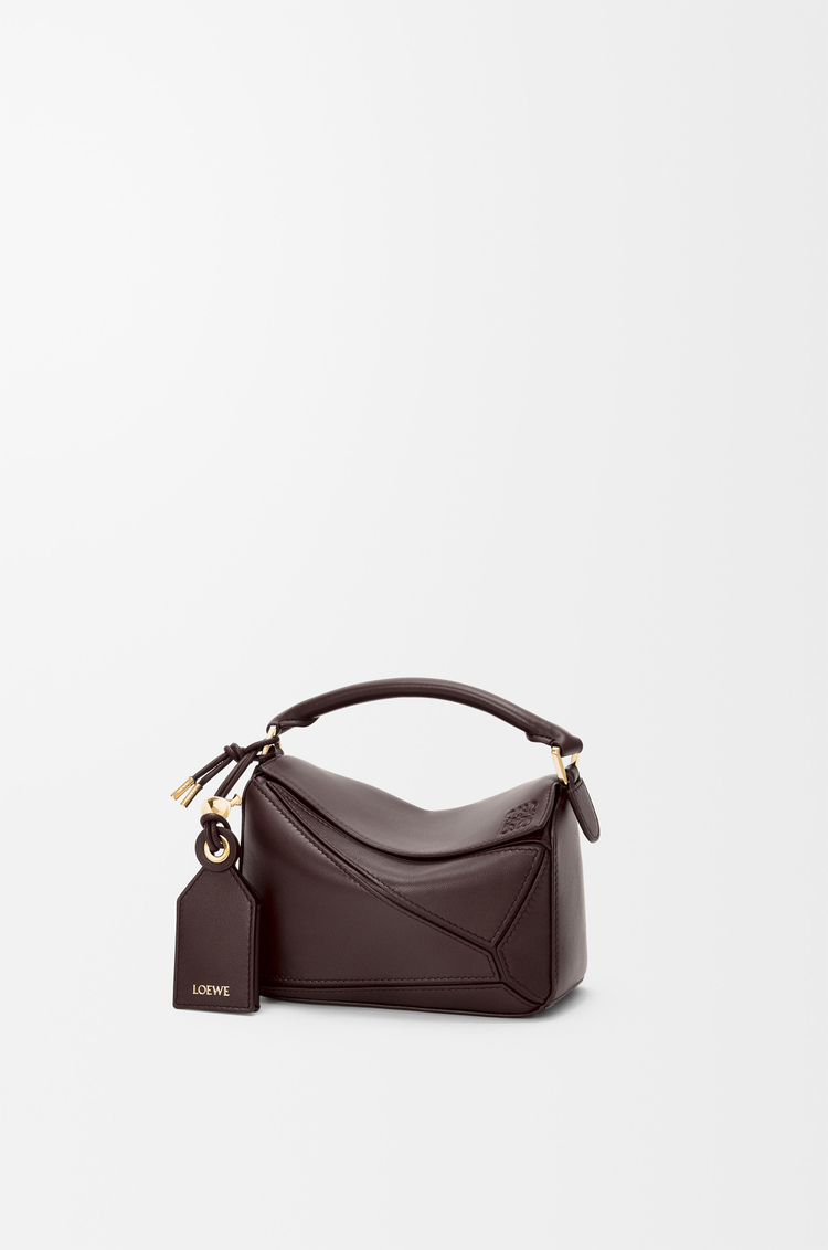 LOEWE Bolso Featherlight Puzzle mini en piel napa de cordero Brownie Oscuro