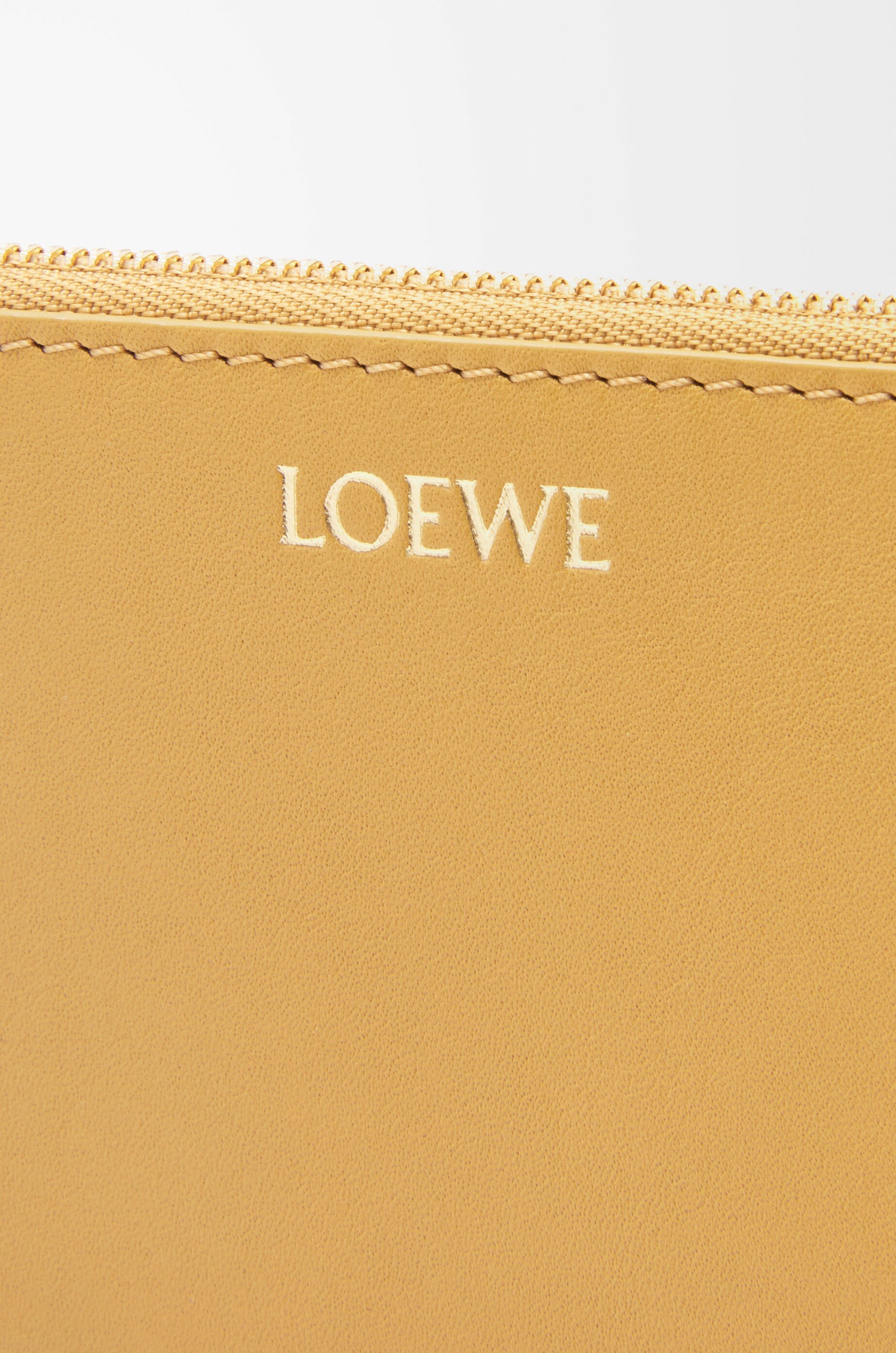 Knot coin cardholder in shiny nappa calfskin Beige - LOEWE