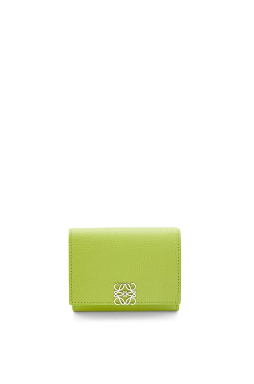 LOEWE アナグラム トライフォールド ウォレット（ペブルグレインカーフ） グリーンリーフ