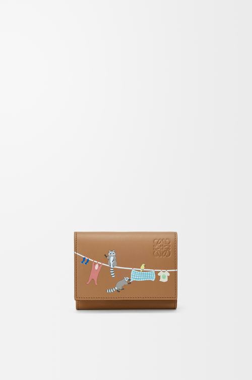 LOEWE アライグマ トライフォールド ウォレット（ナパカーフ） モカ