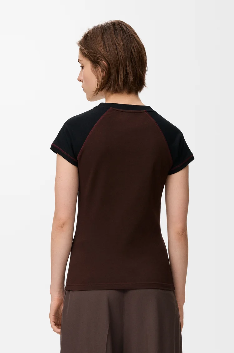 LOEWE Camiseta de corte pequeño en mezcla de algodón Negro/Burdeos