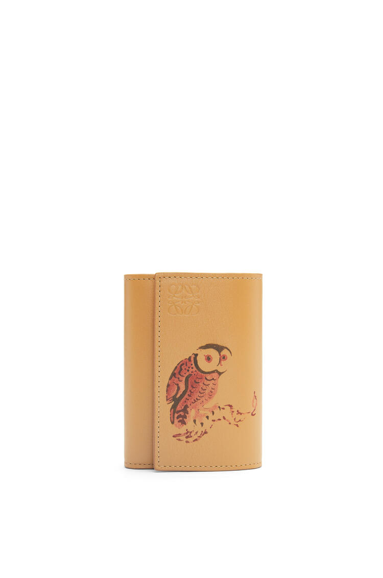 LOEWE Owl small vertical wallet in classic calfskin Dune