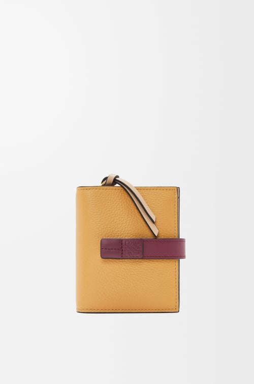 LOEWE Cartera compacta con cremallera en piel de ternera Bizcocho/Carmesí/Papel Craft