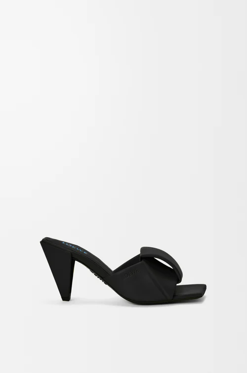 LOEWE Sandalia Origami en piel de cordero Negro