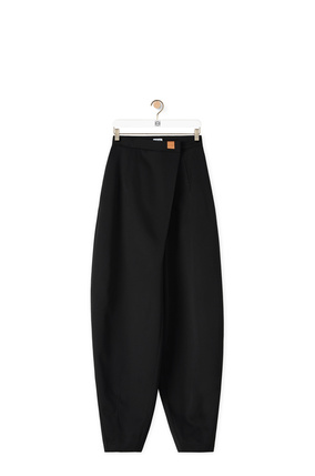 LOEWE Pantalón de corte carrot en lana Negro plp_rd