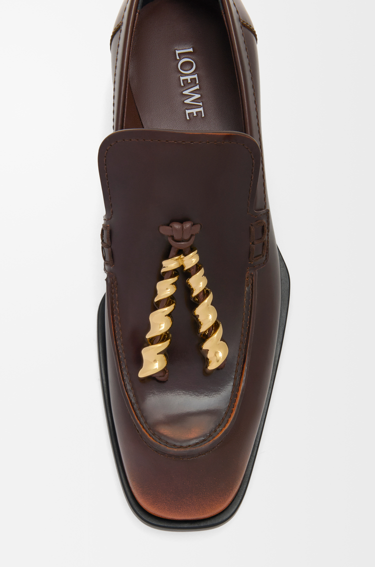 LOEWE 엣지 로퍼 - 브러시드 오프 카프스킨 브라운