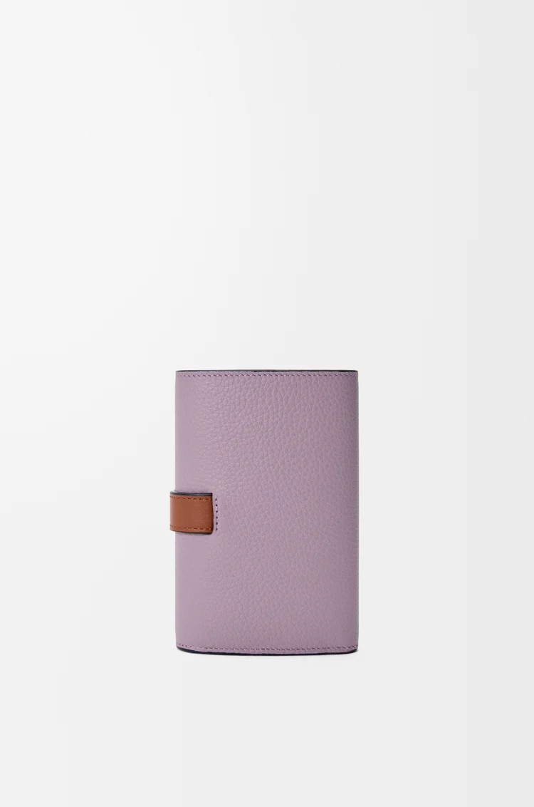 LOEWE バーティカル ウォレット スモール（ソフトグレインカーフ） ダーティモーヴ/スクワール