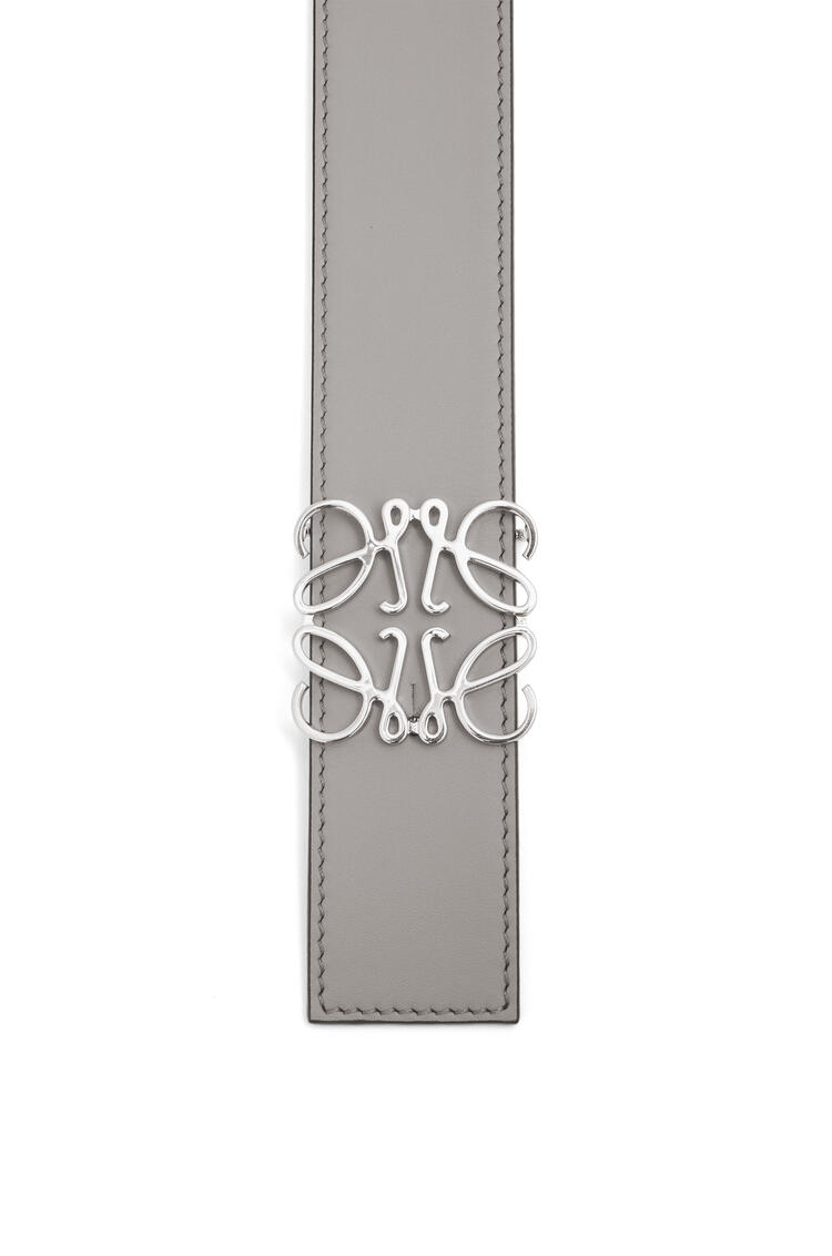 LOEWE Cinturón reversible en piel de ternera lisa con anagrama Asphalt Grey/Black/Palladium