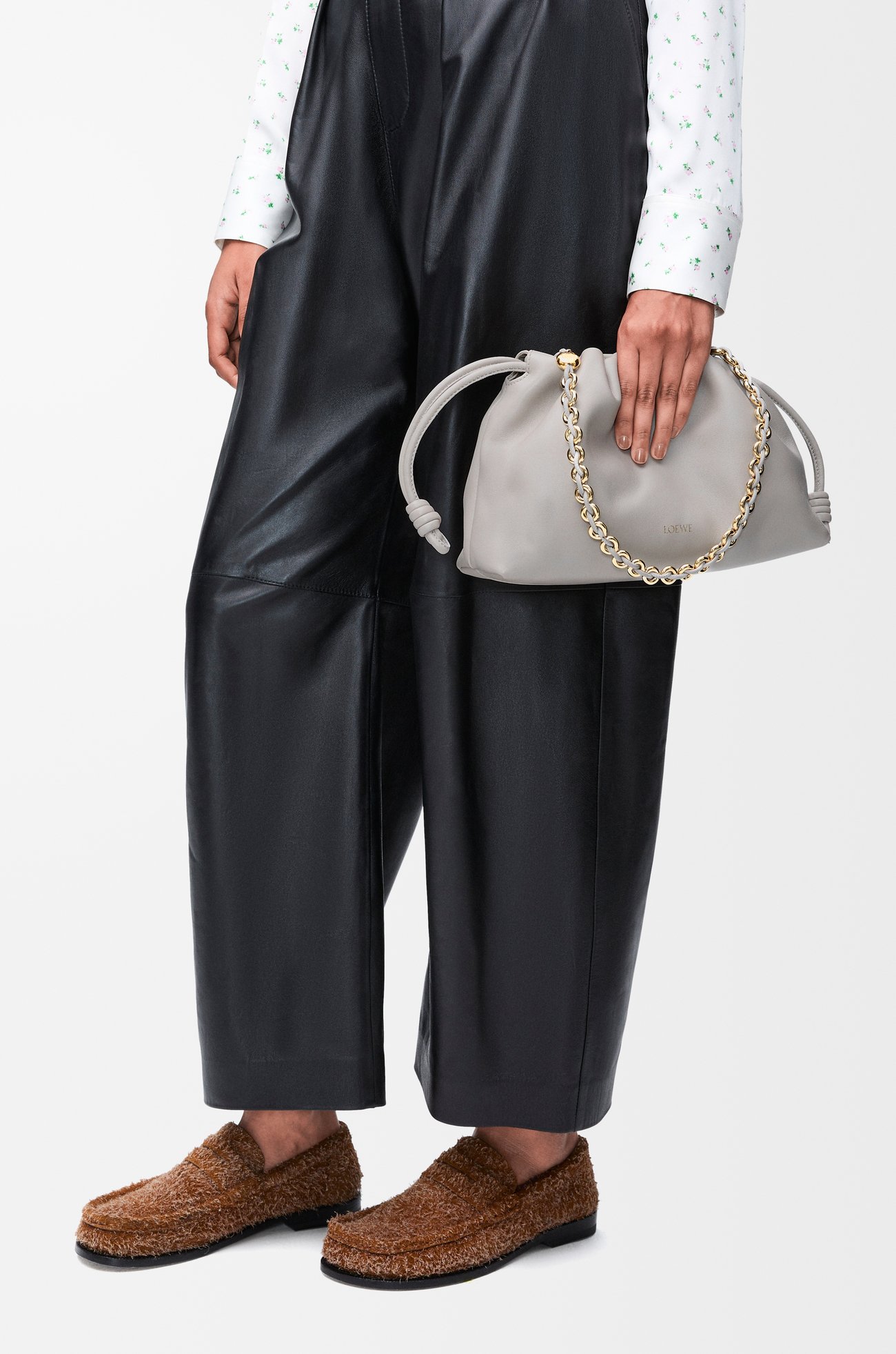 LOEWE 中号柔软纳帕羊皮革 Flamenco Purse 手袋 银灰色