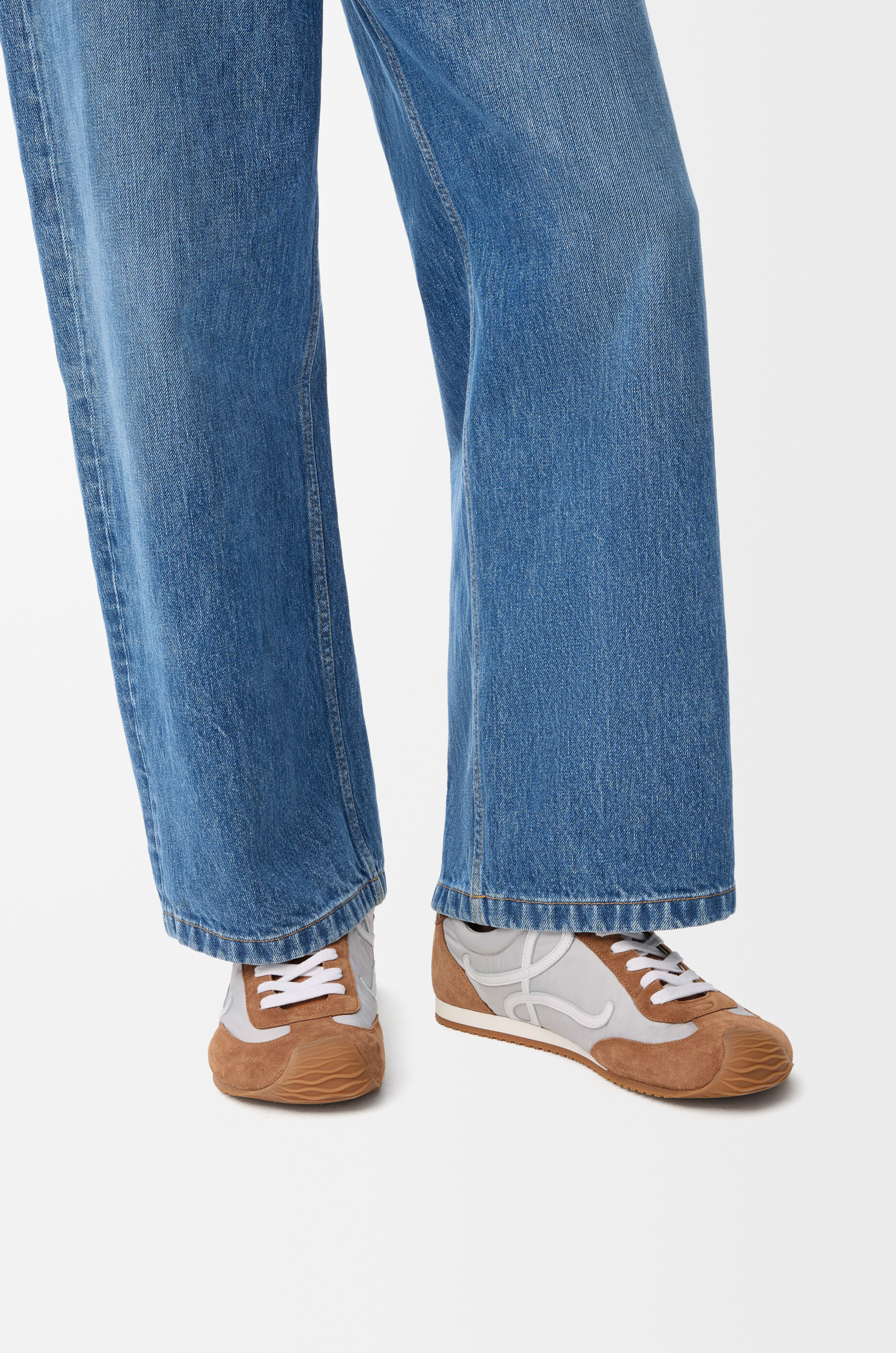 【LOEWE】SNEAKER BALLET RUNNER 2.0●M816282XBV6538 Ballet Runner 2.0 in soft calfskin Brown - LOEWE
