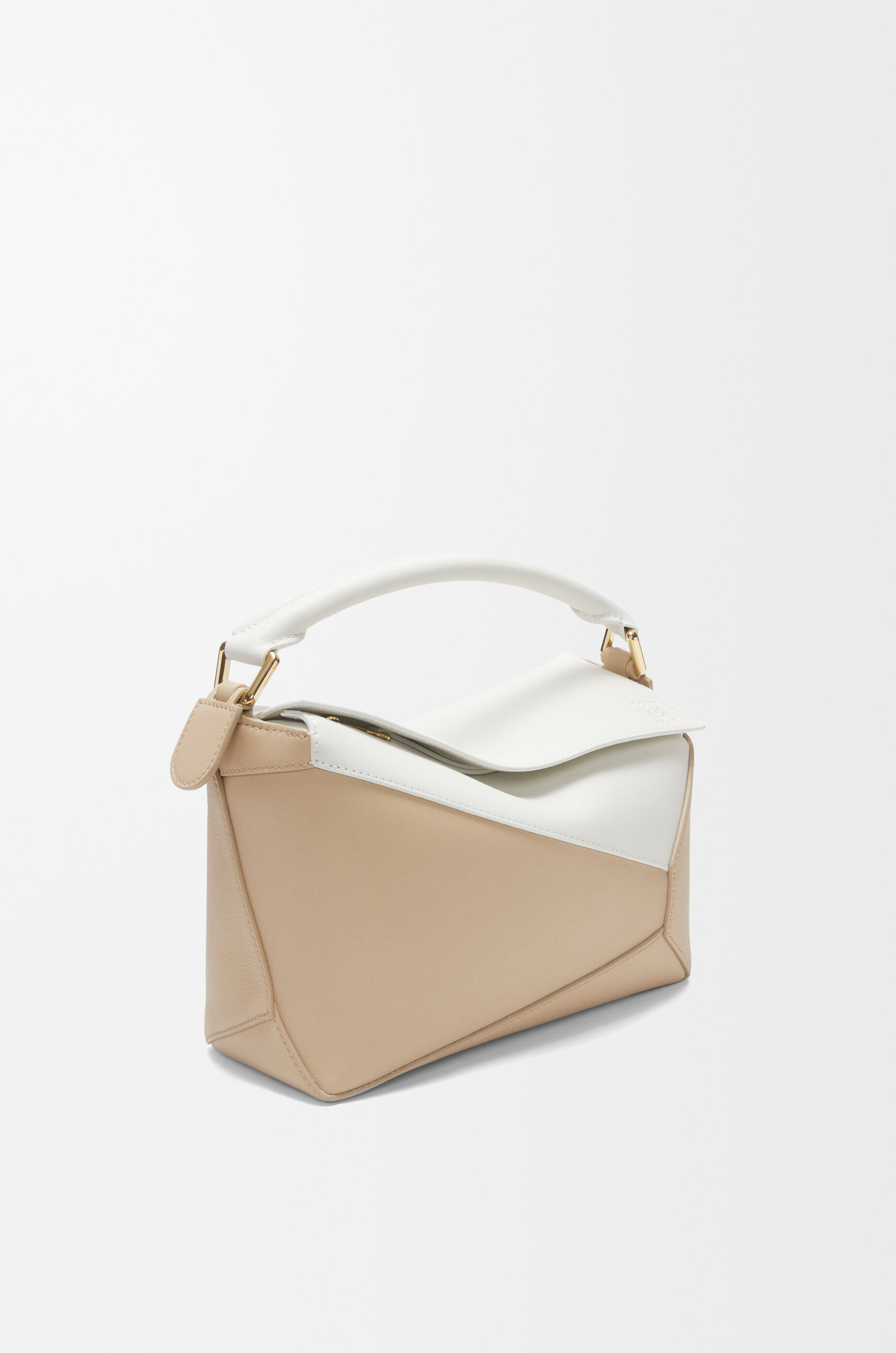 パズルバッグ スモール（クラシックカーフ） ホワイト - LOEWE