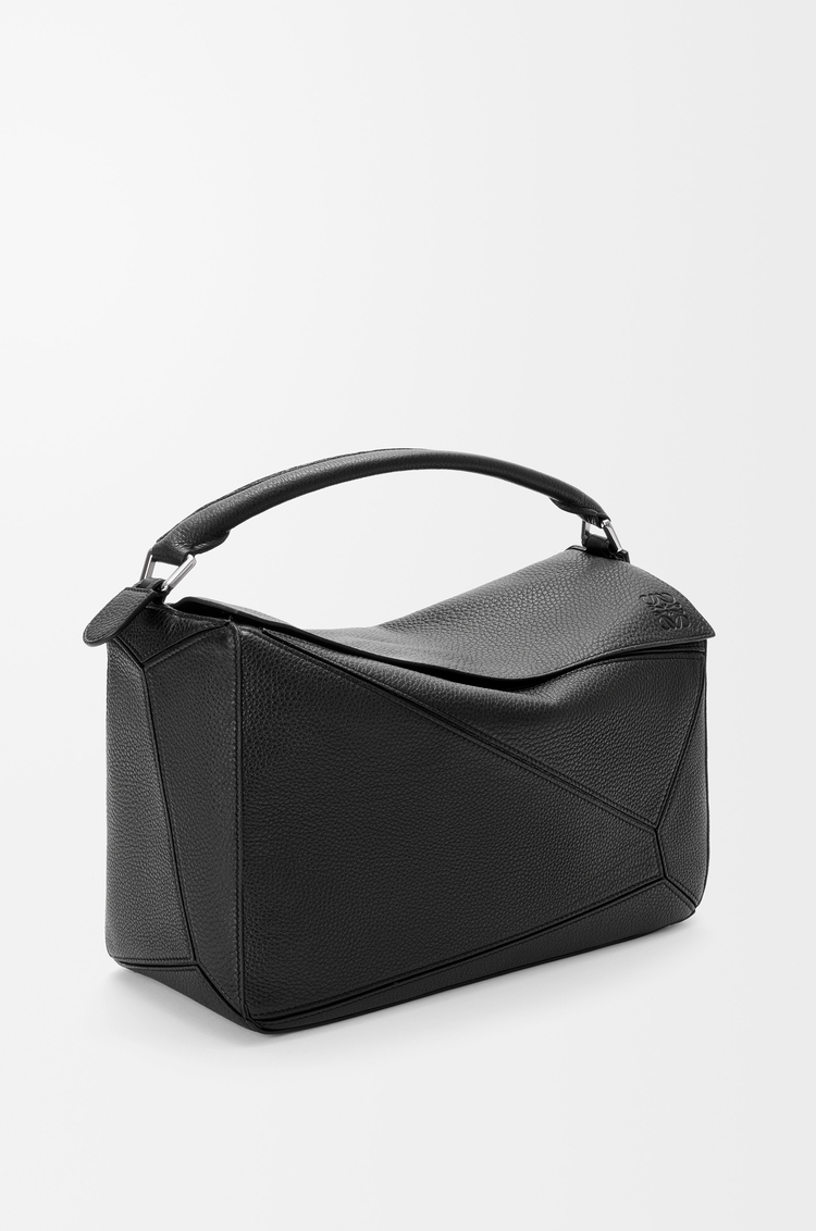 LOEWE Bolso Puzzle grande en piel de ternera graneada flexible Negro