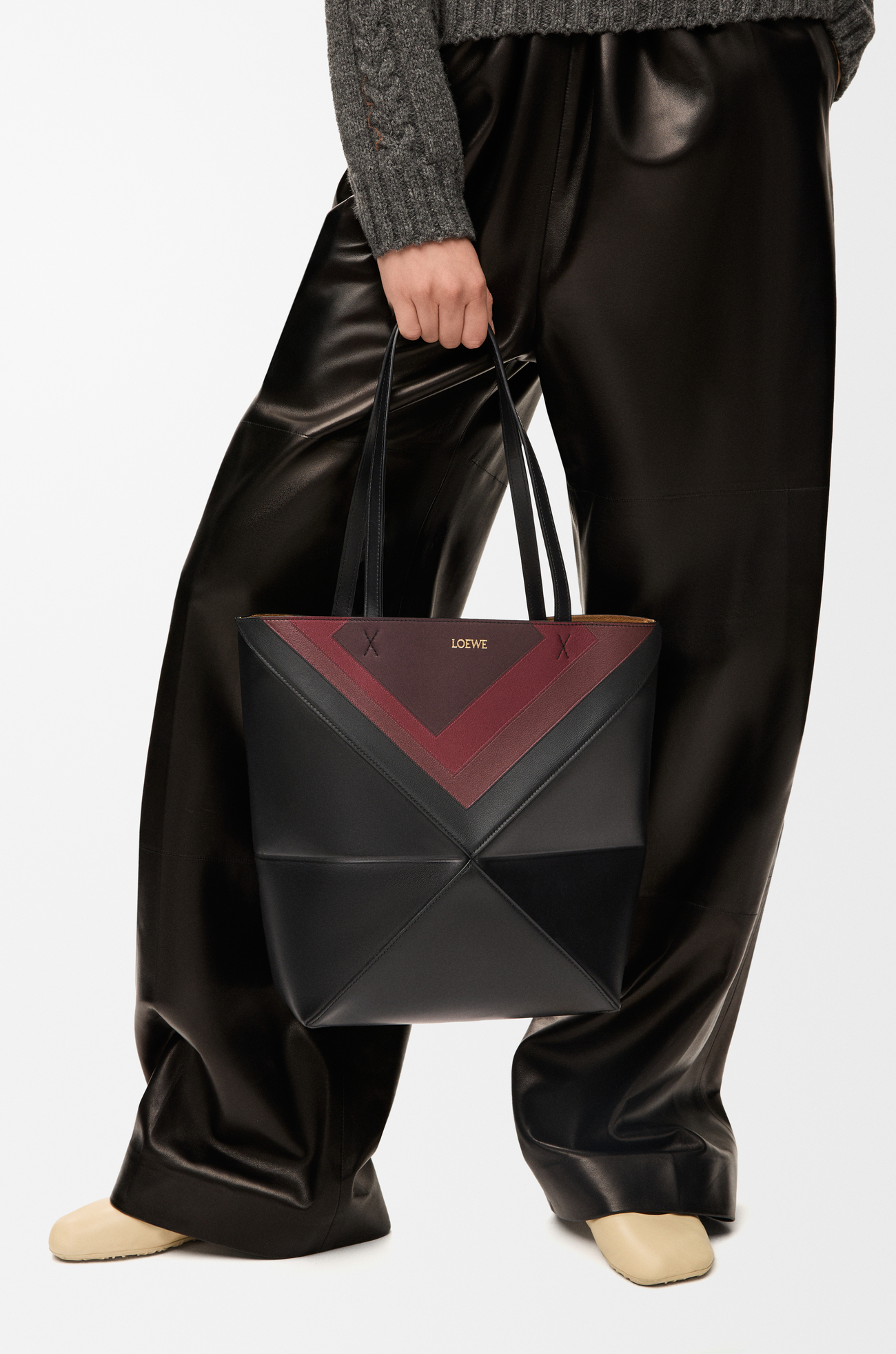 LOEWE Medium Puzzle Fold tote in nappa calfskin Black/Burgundy