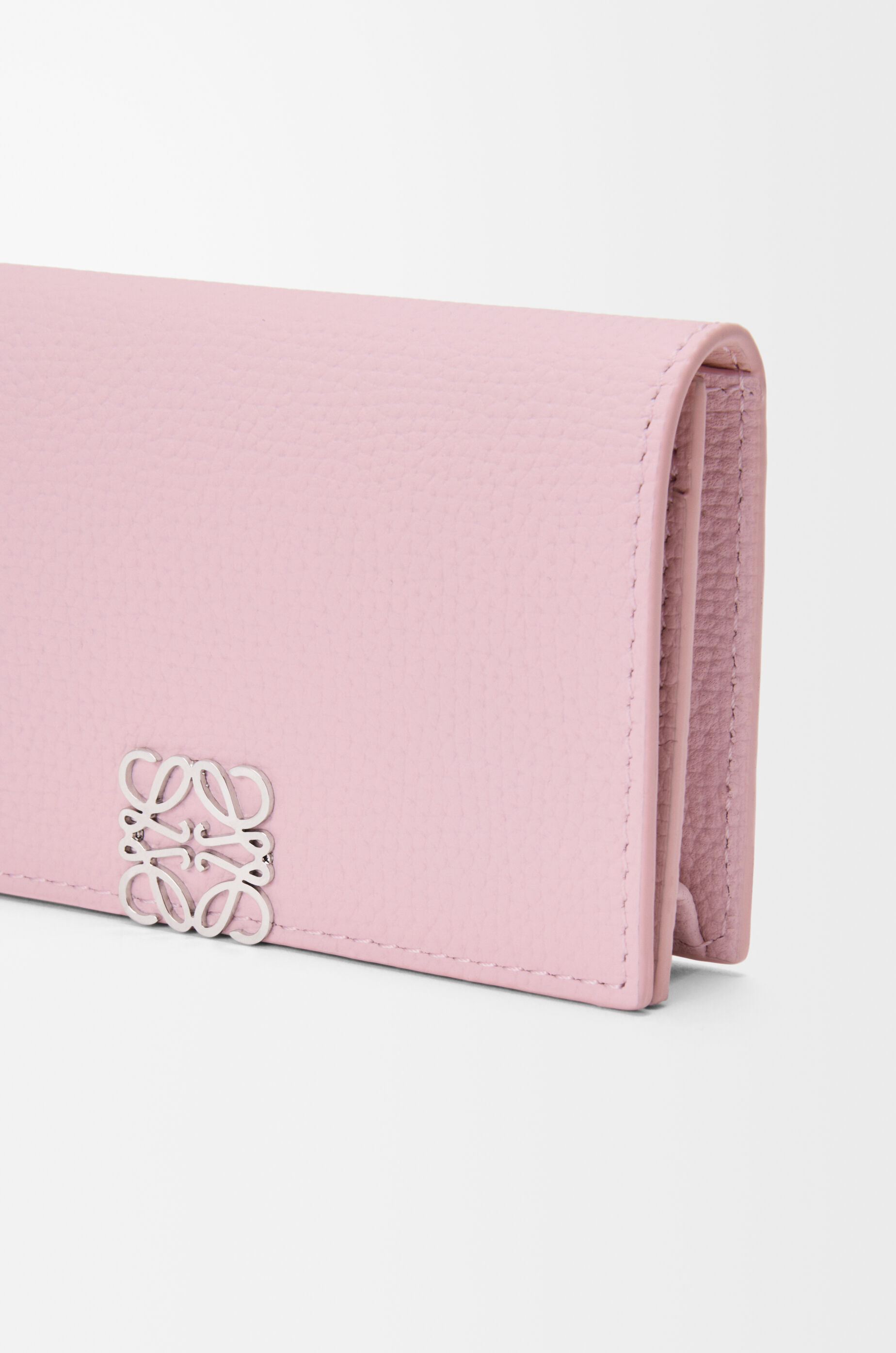Anagram business cardholder in pebble grained calfskin Pink - LOEWE