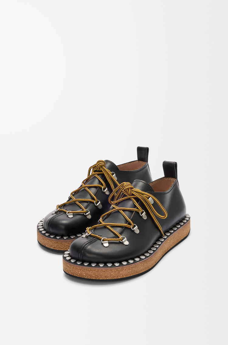 LOEWE Souliers à lacets Rivet en cuir de veau tanné végétal Noir