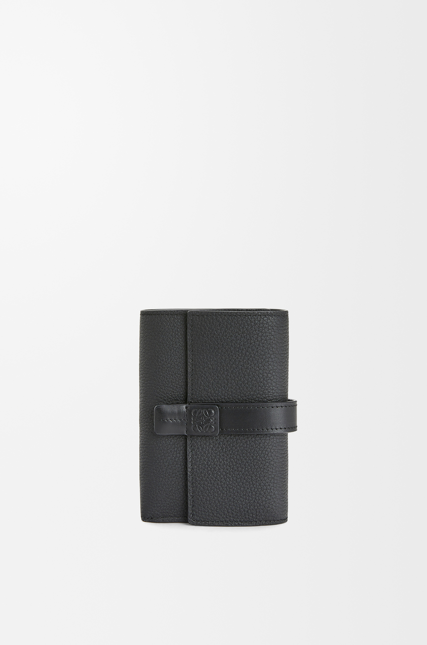 Small vertical wallet in soft grained calfskin