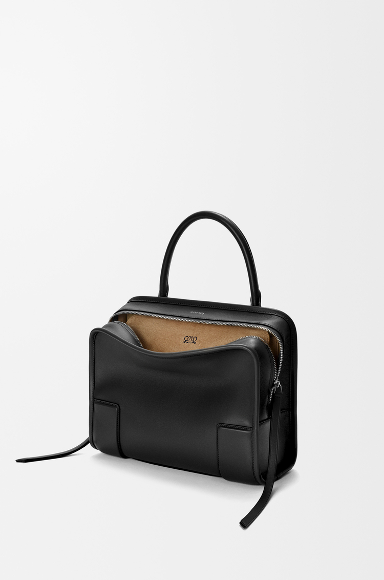 LOEWE 中号柔软牛皮革 Amazona 180 手袋 黑色