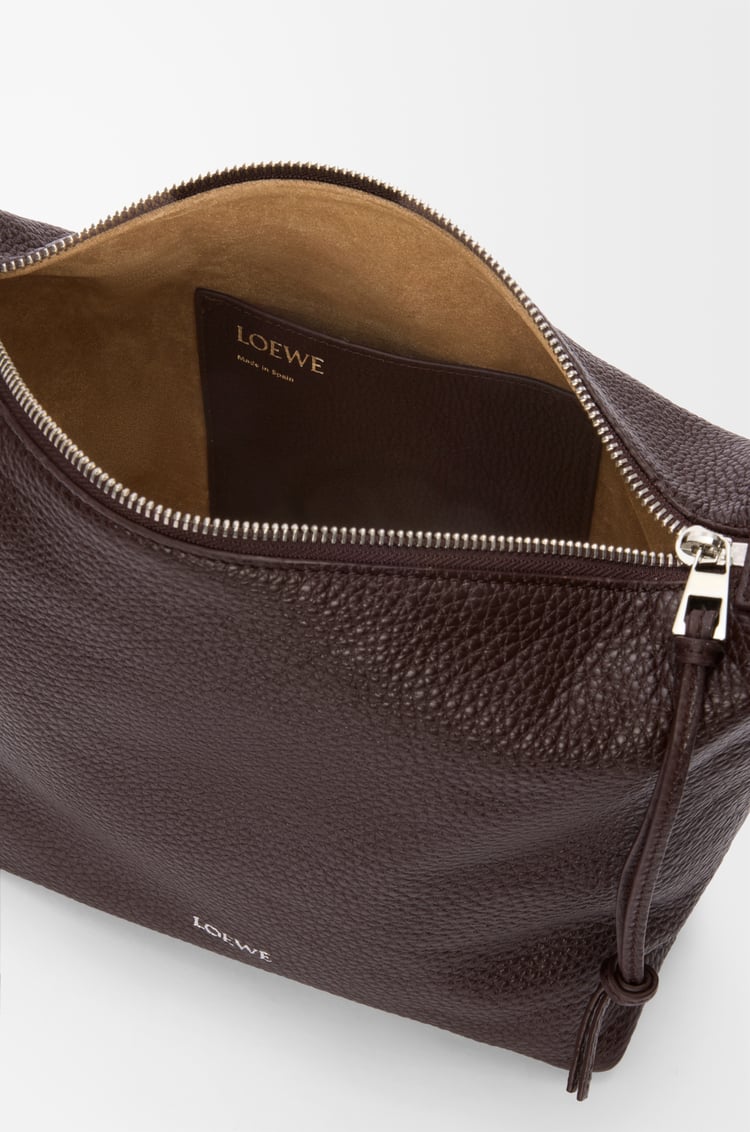 LOEWE キュービィ クロスボディバッグ スモール（サプルグレインカーフ） オックスブラッド