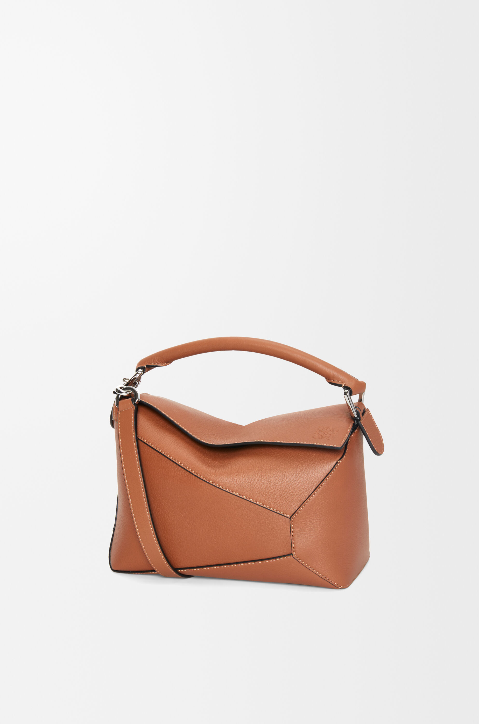 LOEWE 스몰 퍼즐 엣지 백 - 클래식 카프스킨 탠
