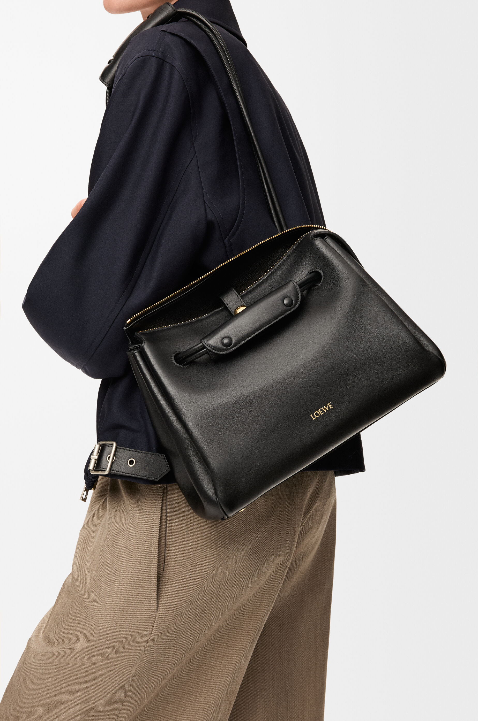 マドリードバッグ(サプルカーフ) ブラック - LOEWE マドリードバッグ(サプルカーフ) ブラック - LOEWE