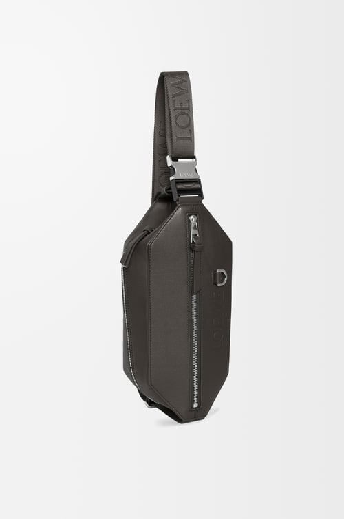 LOEWE Bolso bandolera Convertible en piel de ternera Gris Oscuro
