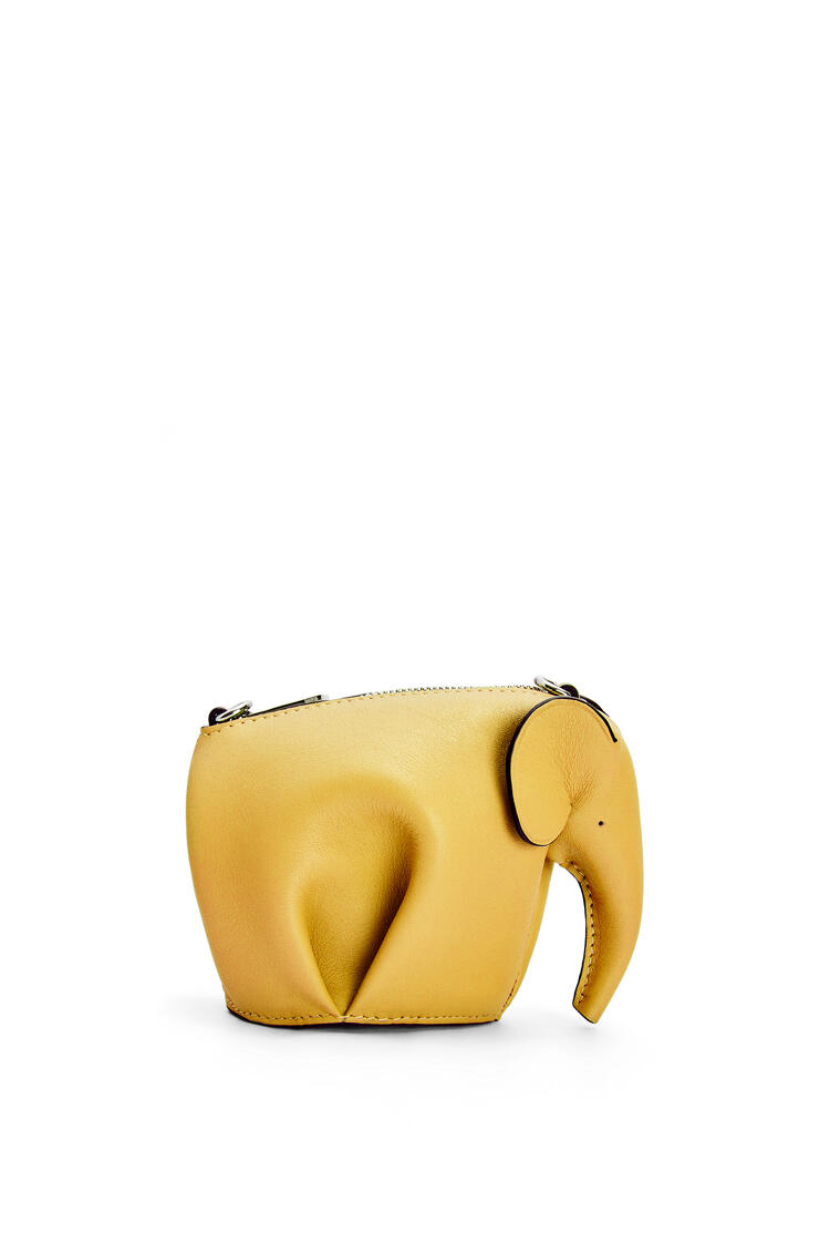 LOEWE Elephant Pouch en piel de ternera clásica Amarillo pdp_rd
