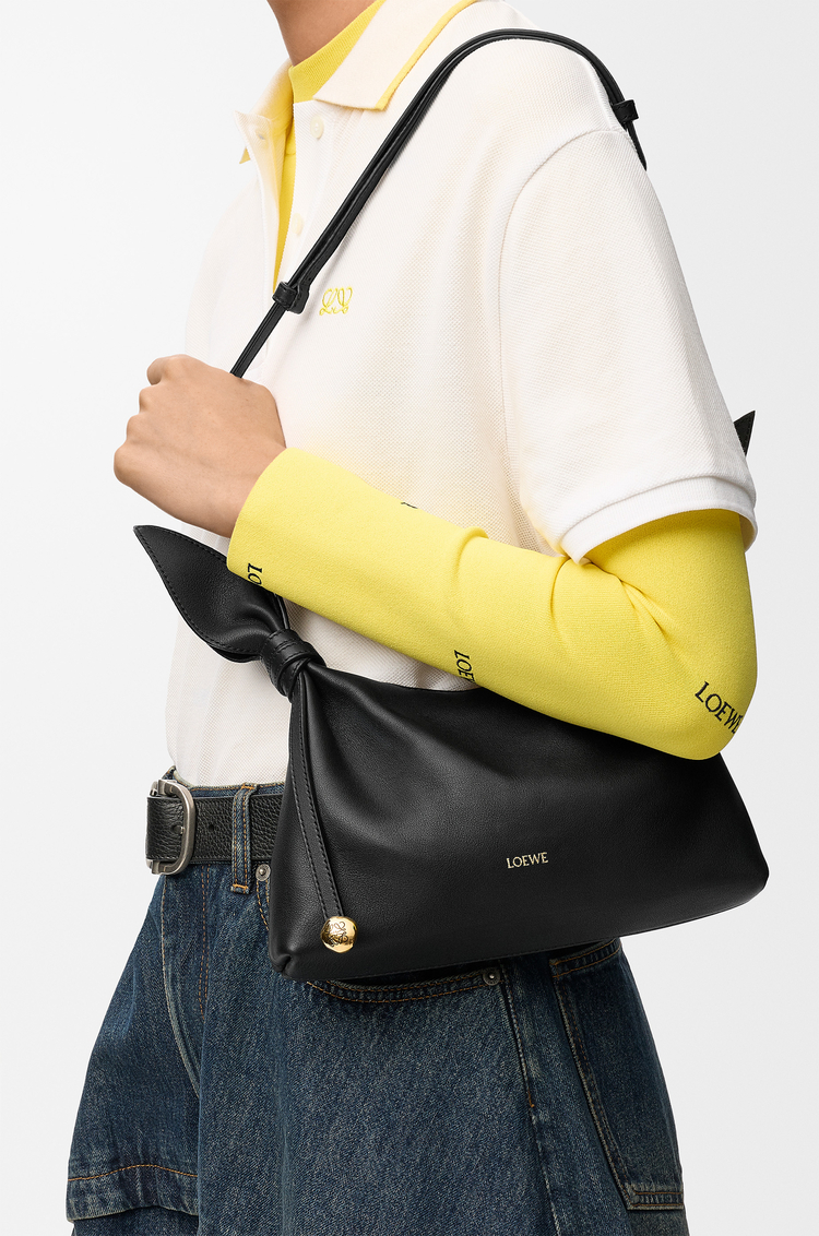 LOEWE Bolso Scarf mini en piel de ternera lisa Negro