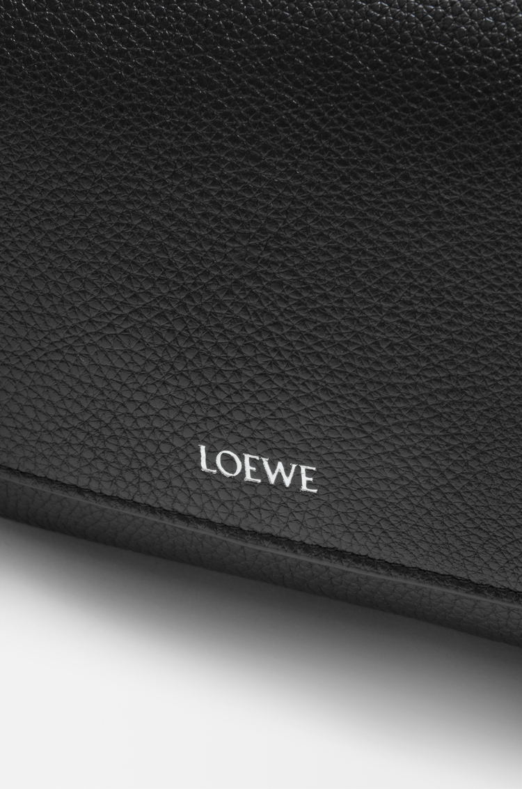 LOEWE PEBBLE MESSENGER SMALL In SUPPLE GRAINED CALF Black