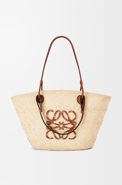 LOEWE Medium Anagram Basket bag in iraca palm and calfskin Natural/Tan