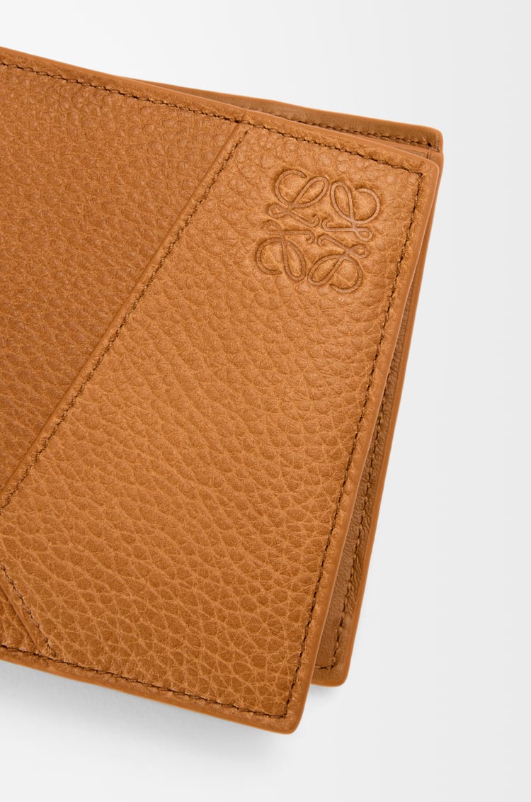 LOEWE 柔軟粒面小牛皮 Puzzle 雙摺硬幣錢包 淺峽谷棕色