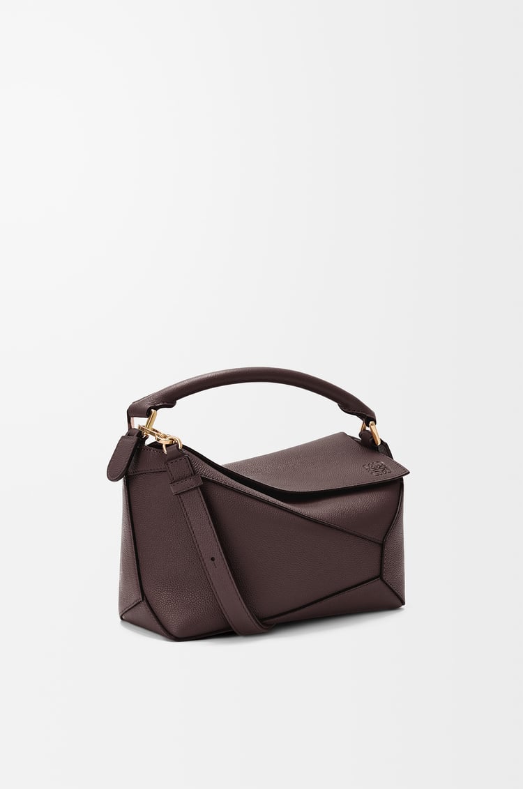 LOEWE Bolso pequeño Puzzle Edge en piel de ternera graneada Brownie Oscuro