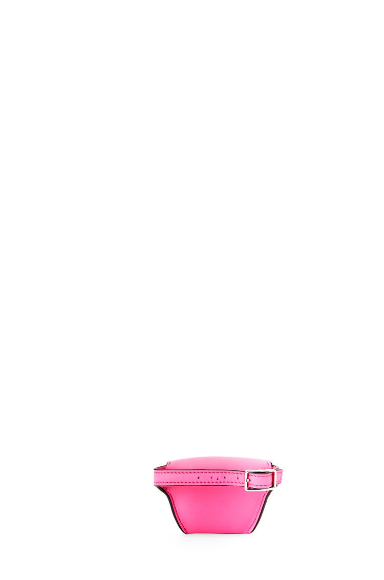 LOEWE 經典小牛皮品牌零錢包手鍊 Neon Pink pdp_rd