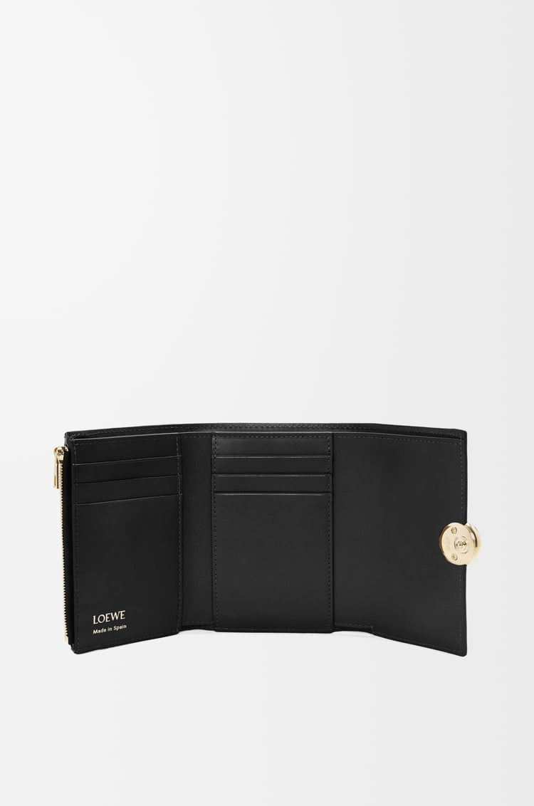 LOEWE Cartera vertical pequeña Pebble en piel napa de ternera Negro