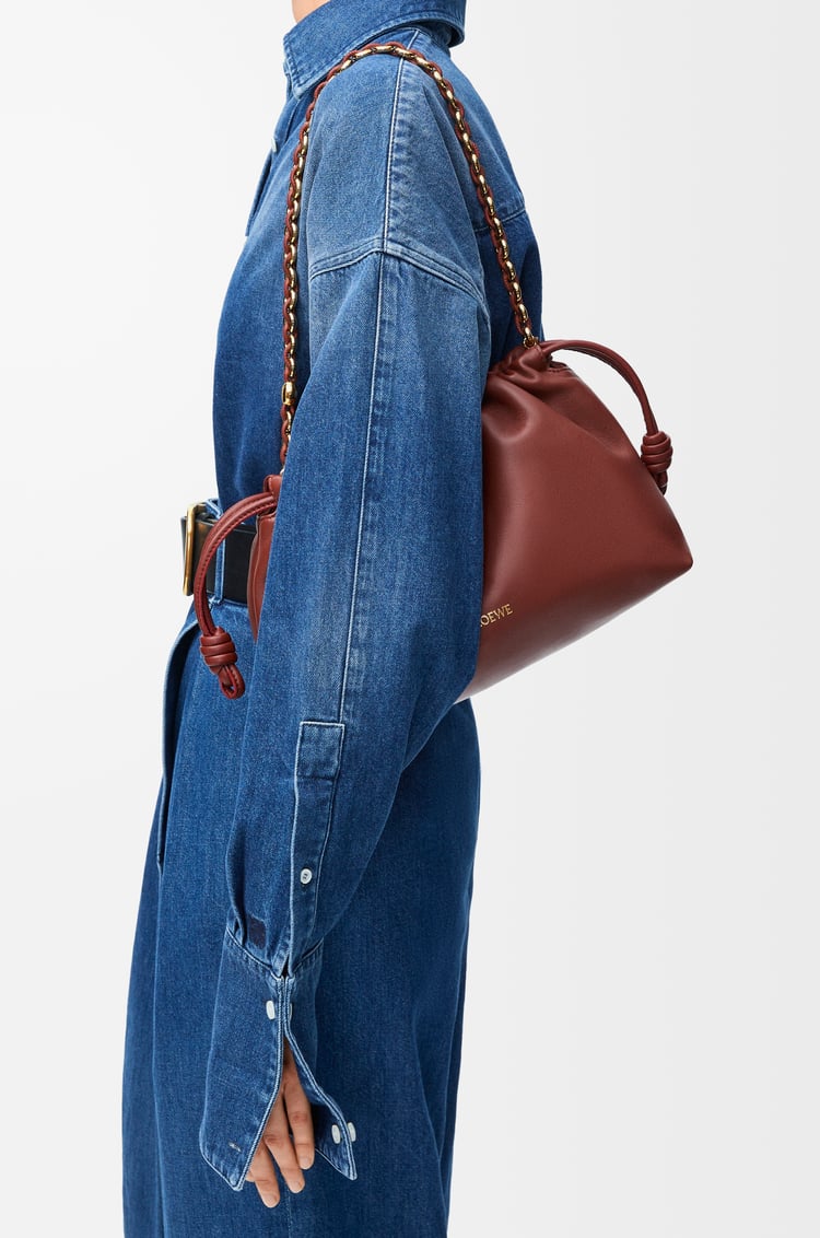 LOEWE Bolso Flamenco Purse mediano en piel napa de cordero Sirope