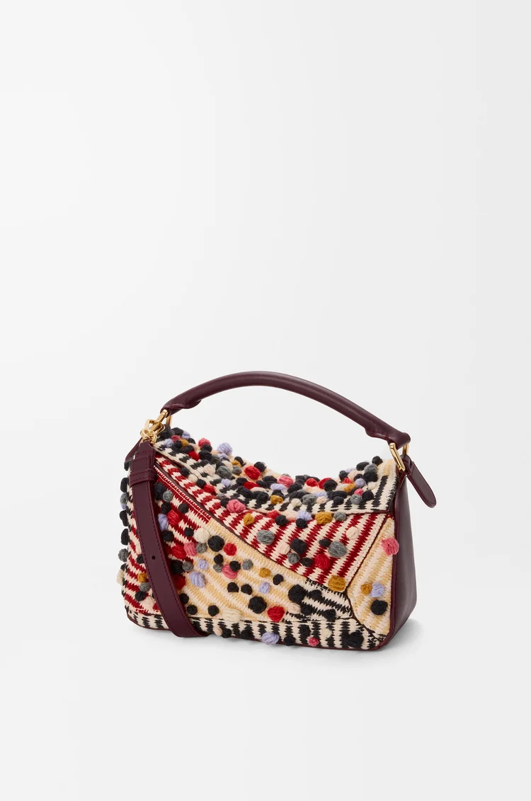 LOEWE Bolso Puzzle pequeño en tela bordada Natural/Multicolor