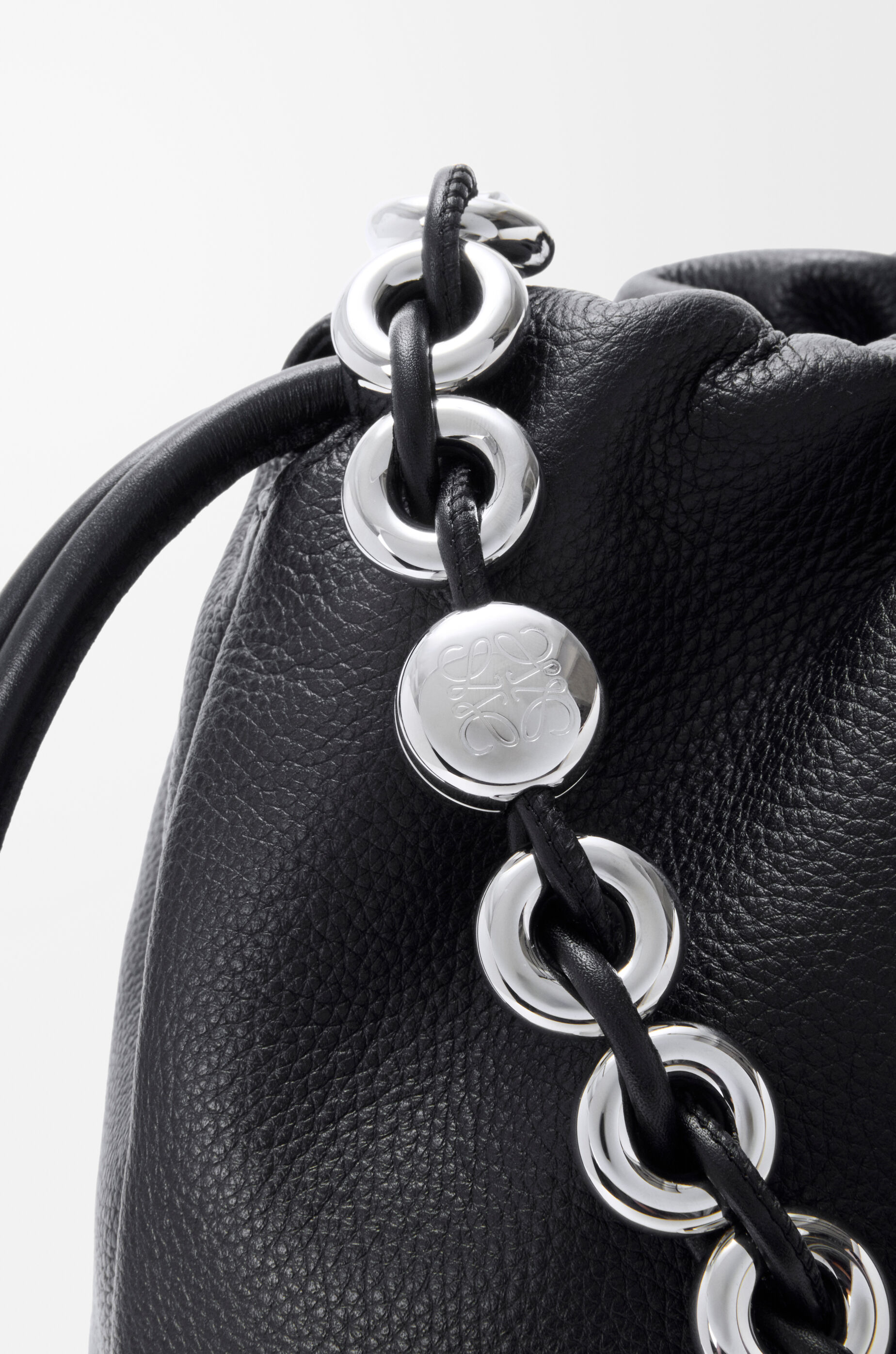 フラメンコパース ラージ（ファイングレインカーフ） ブラック - LOEWE