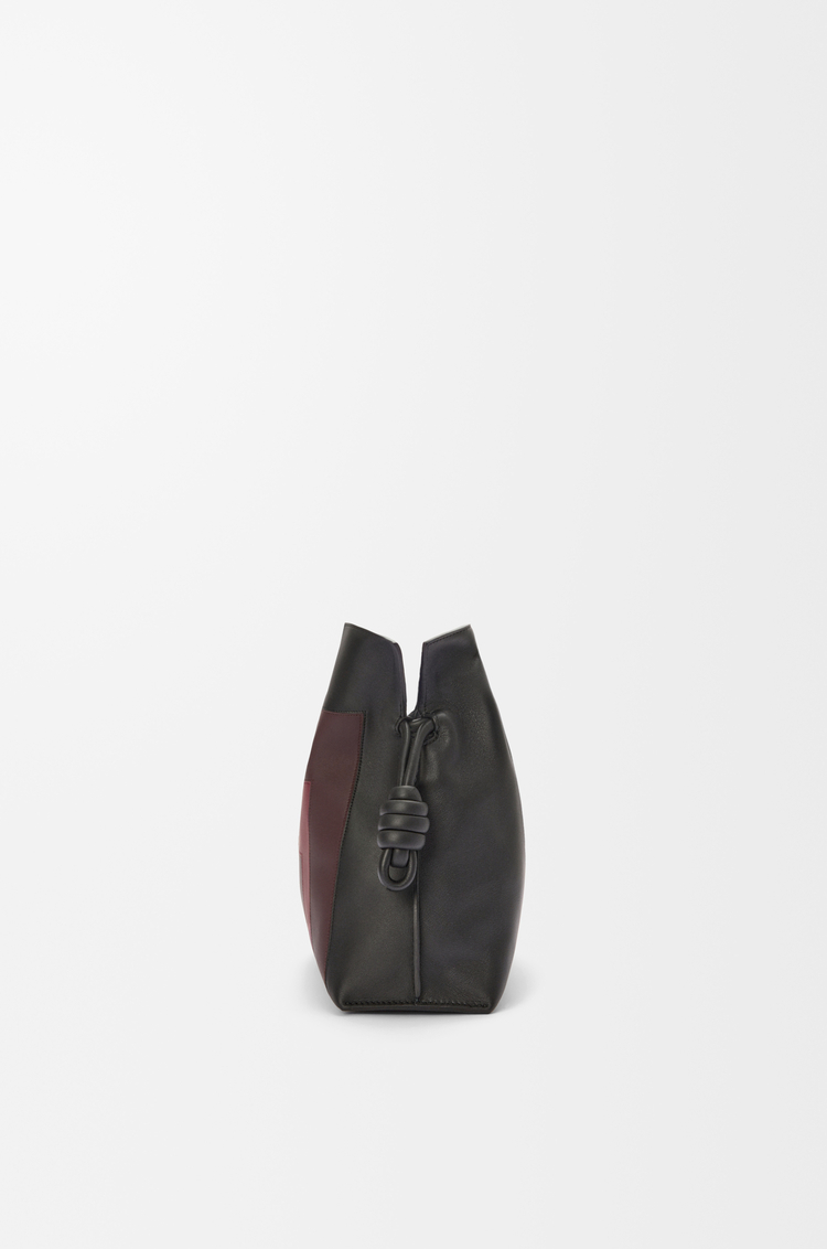 LOEWE Mittelgroße Flamenco Clutch aus Nappa-Kalbsleder Black/Burgundy