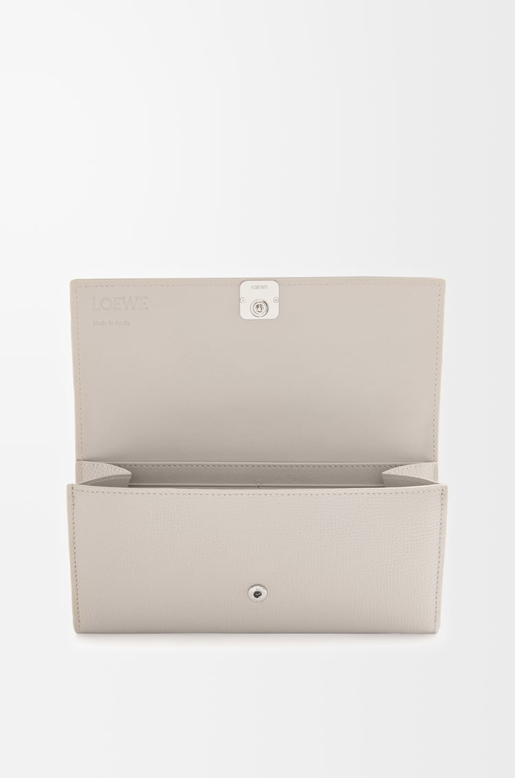 LOEWE Cartera continental Anagram en piel de ternera Gris Claro