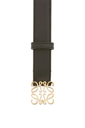 LOEWE Cinturón Anagram en piel de ternera graneada Negro/Oro plp_rd