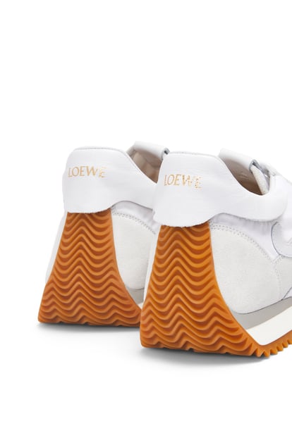 LOEWE Sneakers Flow Runner en nylon et veau velours BLANC plp_rd