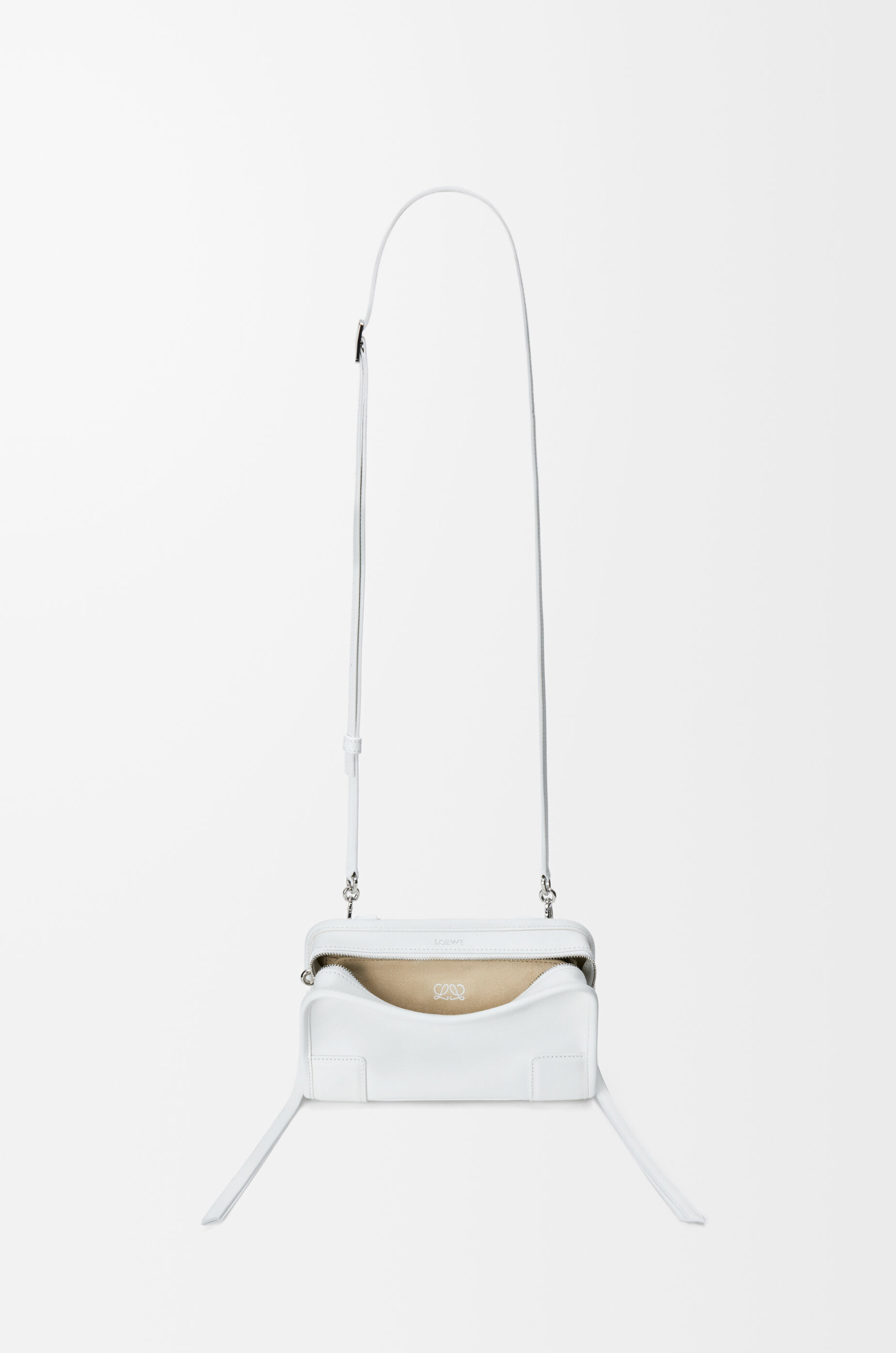 アマソナ180 バッグ ミニ（ソフトカーフ） ホワイト - LOEWE Japan