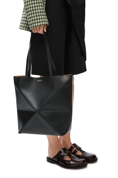 LOEWE Puzzle Fold Tote in shiny calfskin 黑色 plp_rd