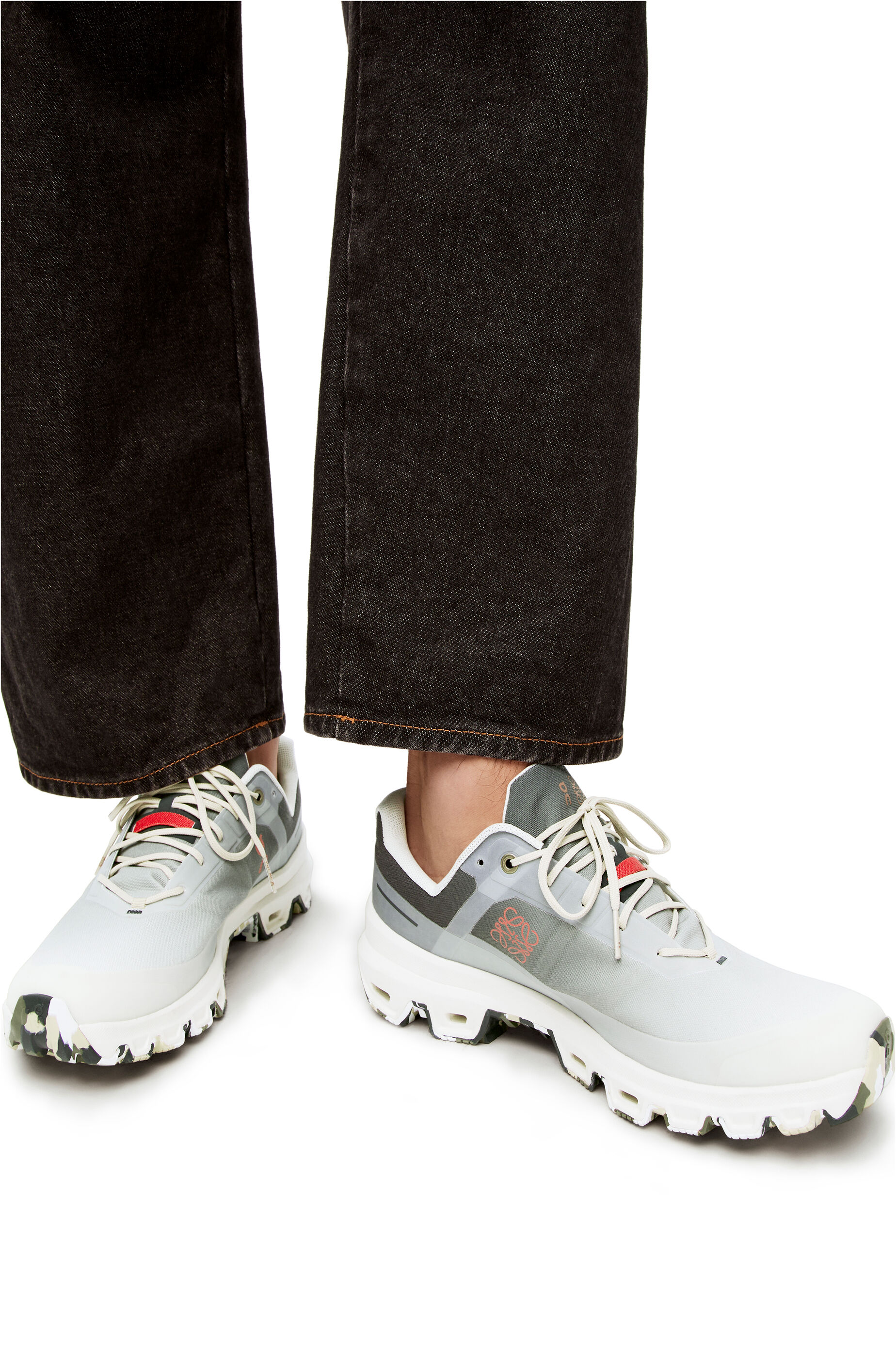 クラウドベンチャー ランニングシューズ (ナイロン) Gradient Khaki クラウドベンチャー ランニングシューズ (ナイロン) Gradient Khaki