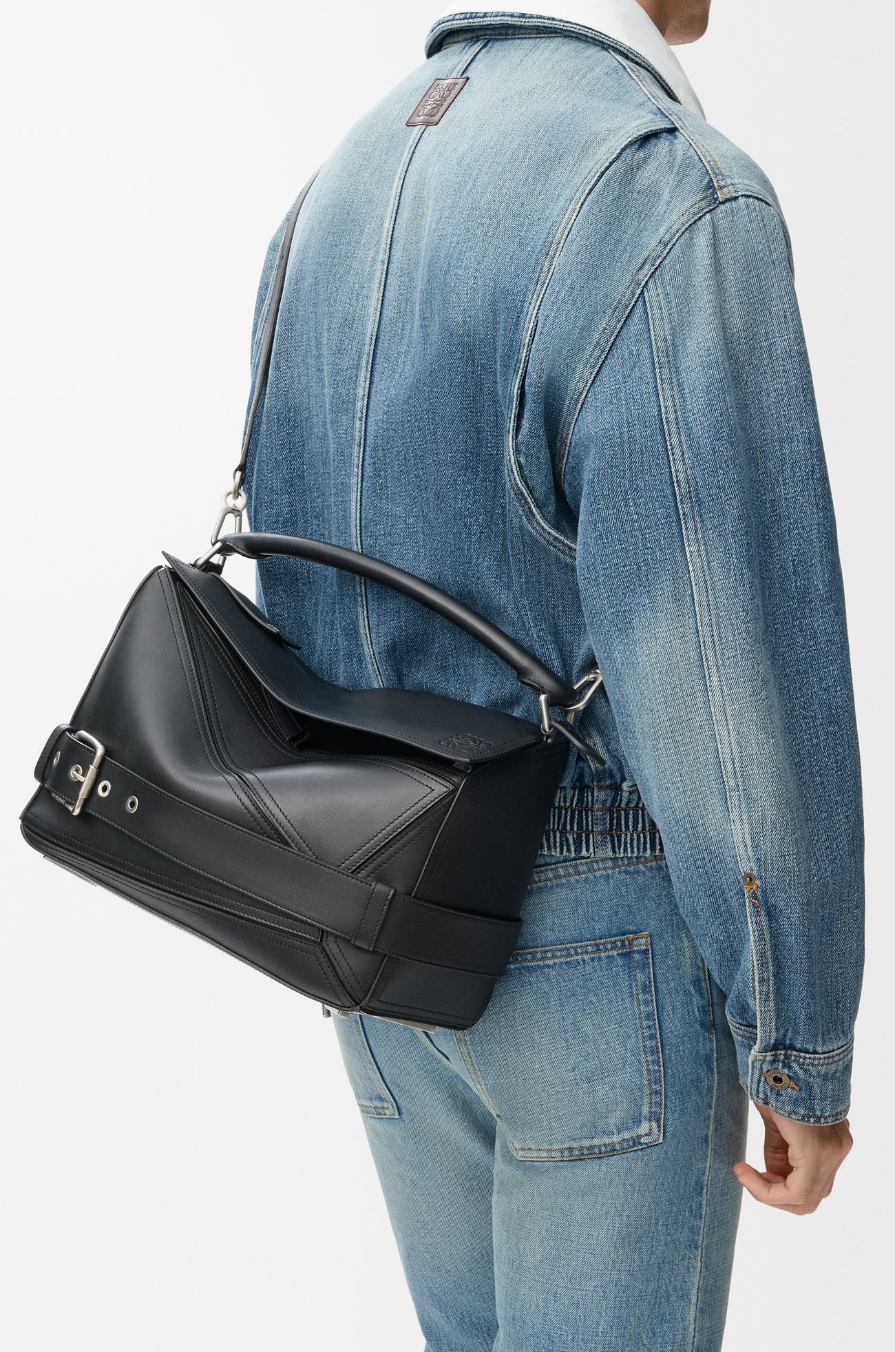 LOEWE Große Puzzle Biker Tasche aus glänzendem Kalbsleder Schwarz