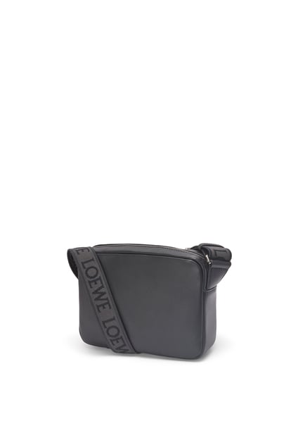 LOEWE XS Military messenger bag in supple smooth calfskin and jacquard 黑色 plp_rd