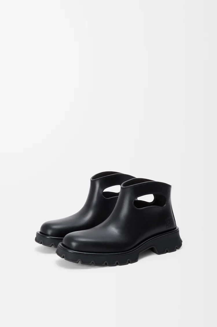 LOEWE Bobby bootie in vegetable-tanned calfskin Black