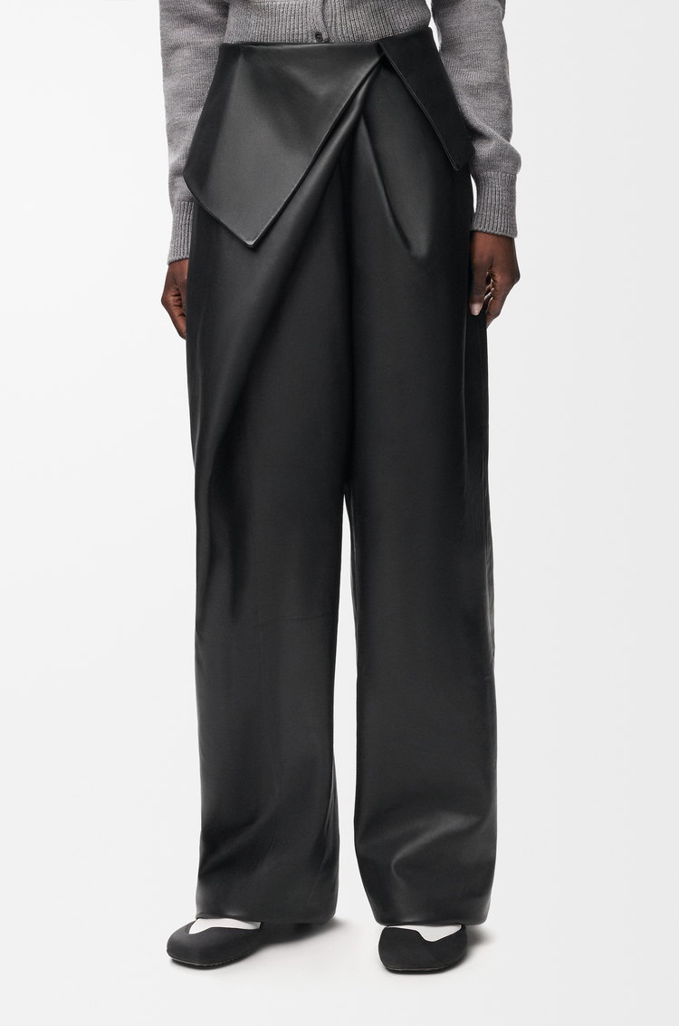 LOEWE Pantalón drapeado en piel napa de cordero Negro