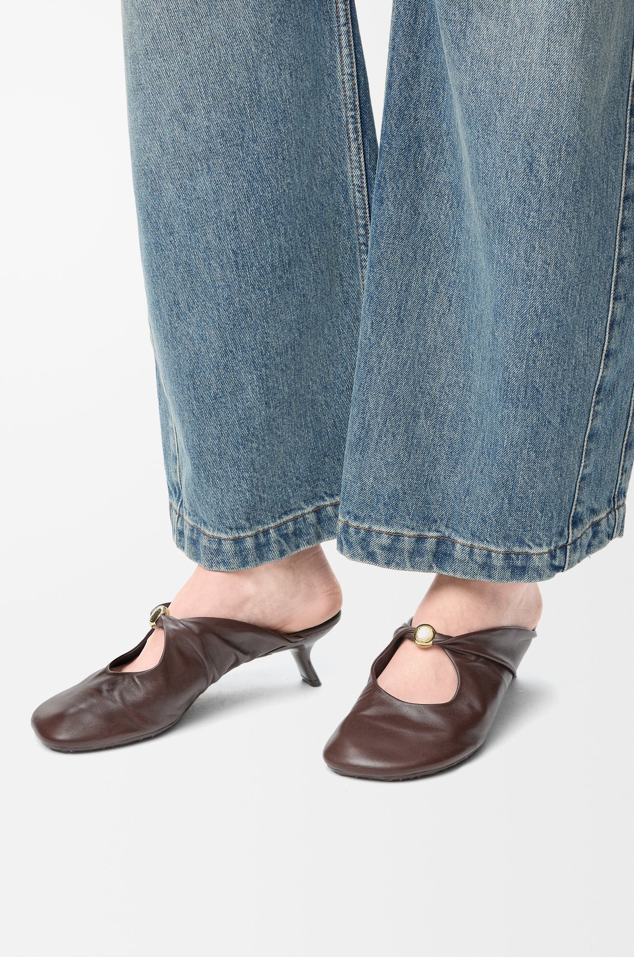 LOEWE Mule Pebble Soft en piel napa de cordero Brownie